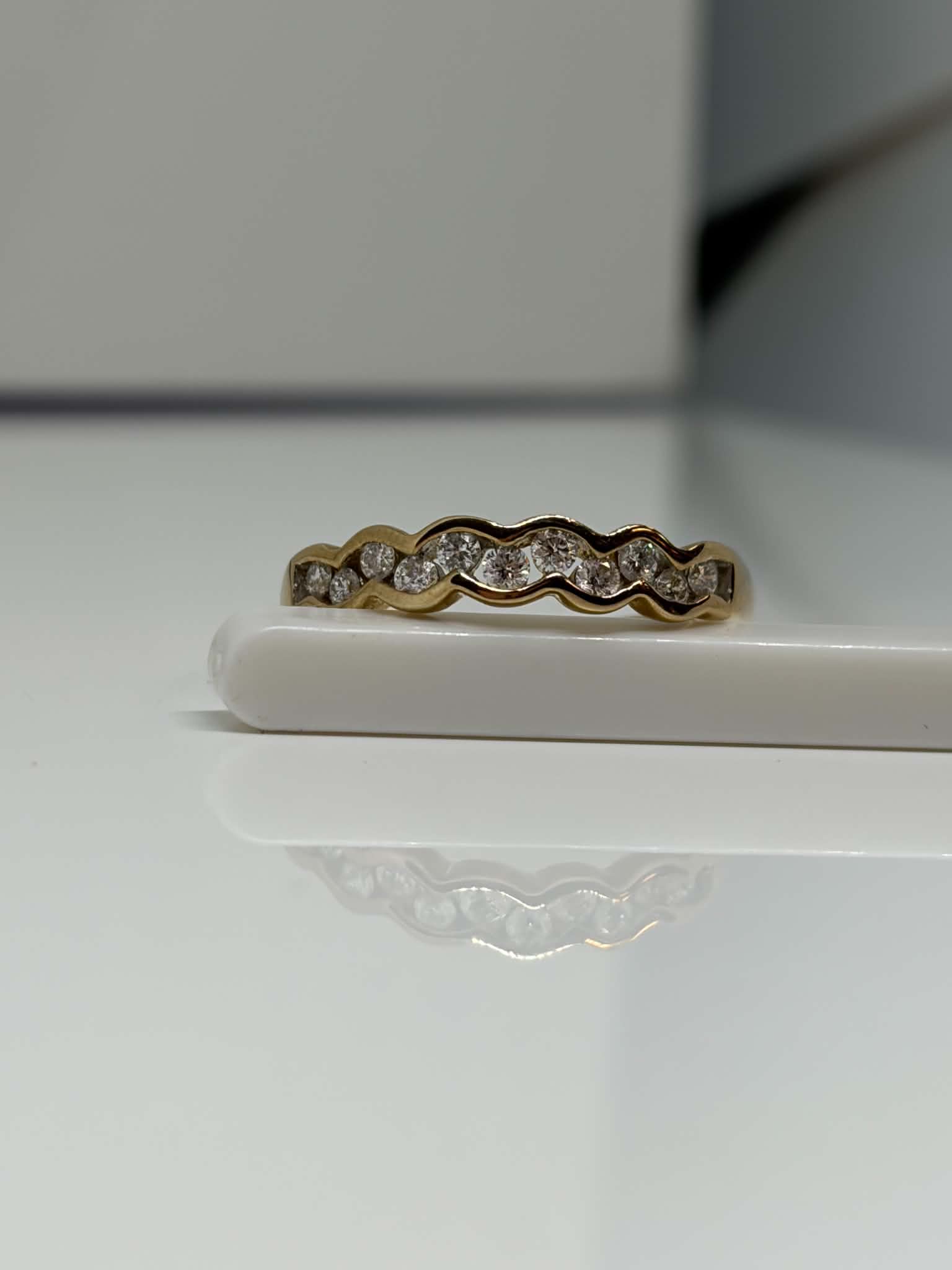 9ct Yellow gold eternity band